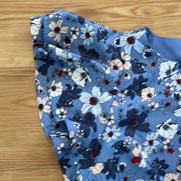 Loft Blue Floral Flutter Sleeve Dress Size Small - Picture 3 of 5